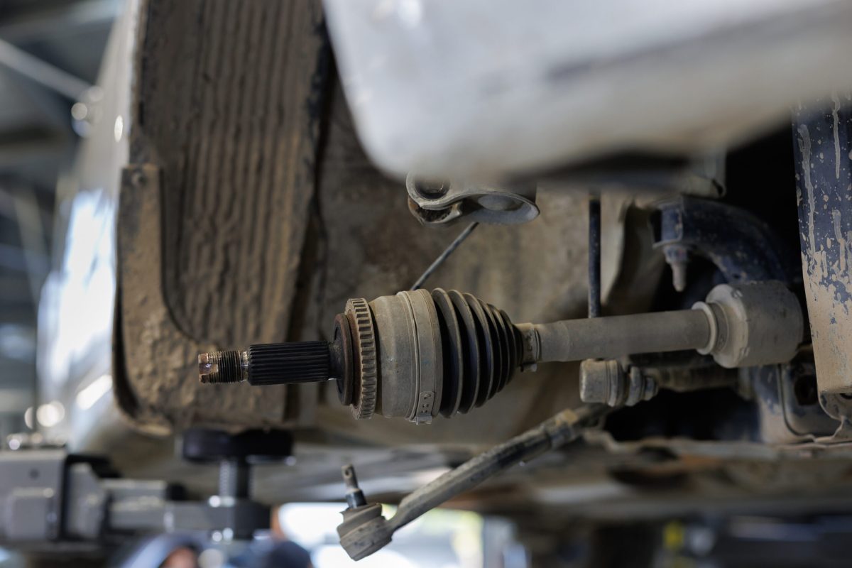 Replacement of the intermediate outboard bearing in the service station